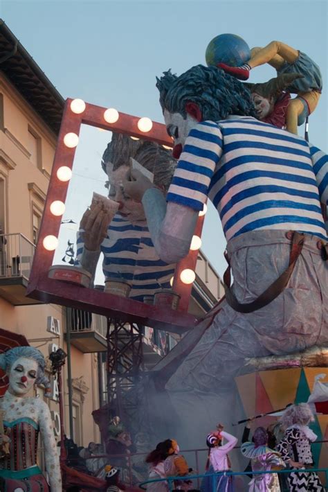 Carnevale Di Viareggio Date Programma Costo Dei Biglietti E