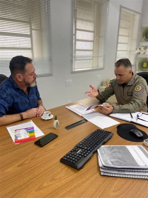 Comandante Regional Recebe Coordenador Do Departamento De Diversidade