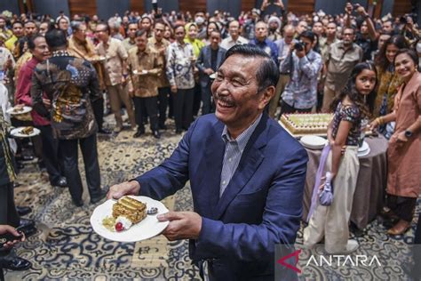 Sepekan Kondisi Luhut Binsar Pandjaitan Hingga Perombakan Kabinet