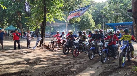 Meriah Ratusan Rider Ramaikan Trabas Trail Adventure Balekambang