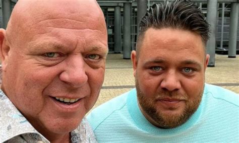 Zien Mark Gillis Door Vaderlief Peter Gillis Betrapt Met