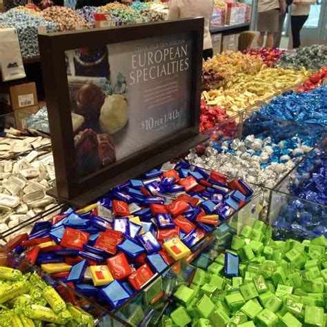 Lindt Chocolate Factory Outlet | Carlisle, PA 17013