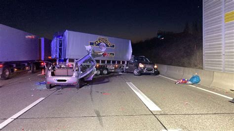 Nach A6 Unfall bei Bad Rappenau Autofahrer lebensgefährlich verletzt