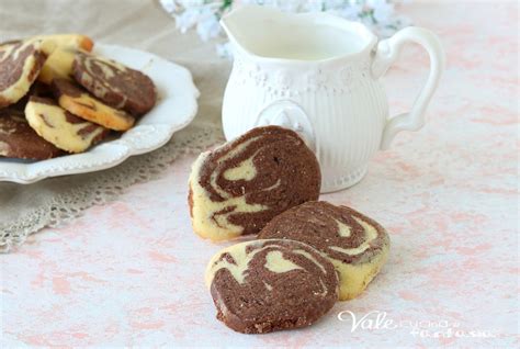 Biscotti Bicolore Con Pasta Frolla Bicolore Bianca E Al Cacao