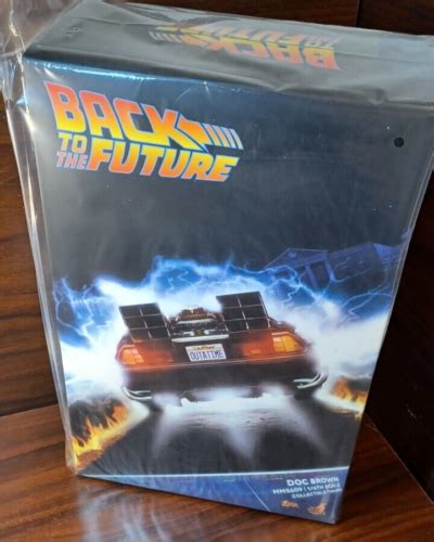 DOC BROWN Collectible Figure Hot Toys MMS609 Sixth Scale Figure NEW