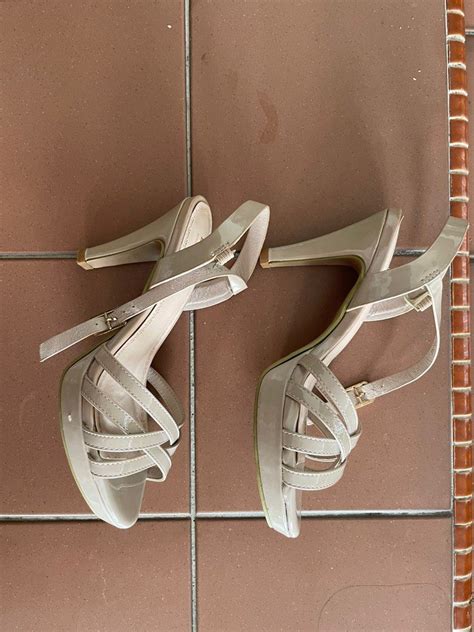 D C Nude Heels Women S Fashion Footwear Heels On Carousell