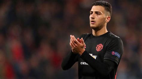 Diogo Dalot Milan - AC Milan Gelar Negosiasi dengan United Soal ...