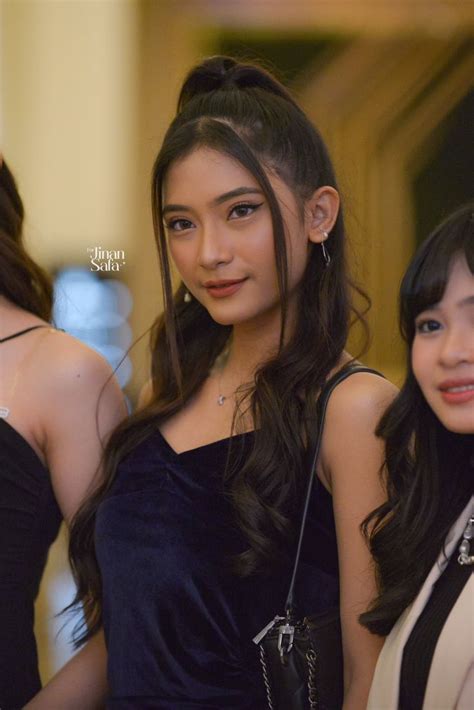 Pin Oleh JKT48 Members Di Jinan Safa Safira Foto Tangan Kecantikan