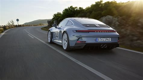 The new Porsche 911 S/T: the lightest 911 of its generation - Porsche ...