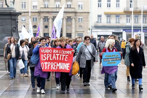 Radnice Orljave U Prosvjedu Ne Odustajemo Od Svojih Otpremnina 01Portal