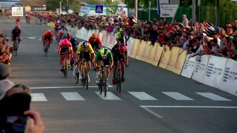 Volta Algarve Wout Van Aert Trova La Prima Vittoria Thijssen Ko