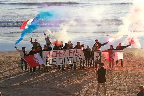 Les Sables D Olonne Manifestation Pour La Statue De Saint Michel