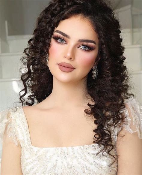 Beautiful Curly Hair Wedding Style