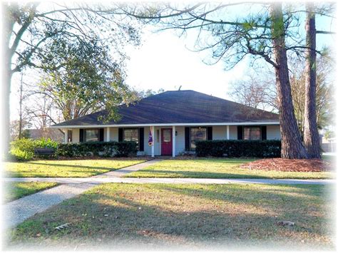 Almost Every House In Our Neighborhood In Baton Rouge Looked Like This