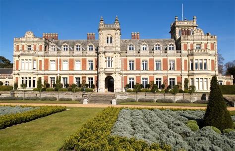 11 Royal Filming Locations From ‘The Crown’ You Can Actually Visit in ...