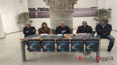 Brindisi Porto di Natale Rossi Niente mercatini ma il calendario è