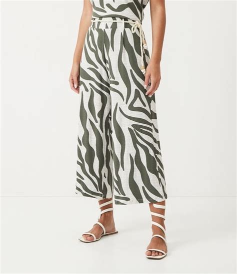 Calça Pantacourt em Viscose Estampa Animal Print Zebra Verde