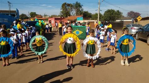 Pin em Desfile cívico