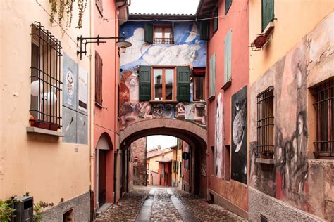 Scopri DOZZA Cosa Vedere Nel Borgo Dei Murales Info Di Viaggio