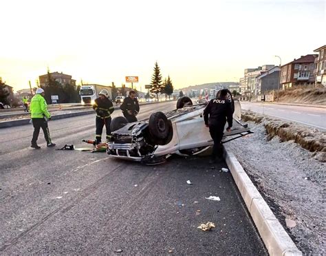 Kütahya da Kontrolden Çıkan Otomobil Takla Attı Sürücü Yaralandı