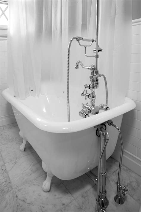 Relaxing Bathrooms Featuring Elegant Clawfoot Tubs Pictures