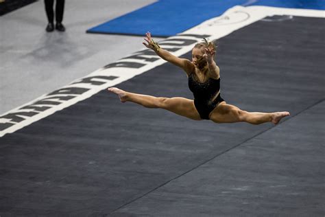 Iowa Womens Gymnastics Rewarded With National Recognition The Daily