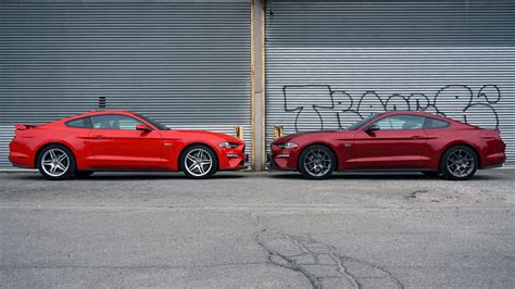 2020 Ford Mustang Gt Vs Ecoboost Comparison Test And Video Expert Reviews Autotrader Ca