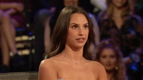 20 Hot Genevieve Parisi Bikini Pics