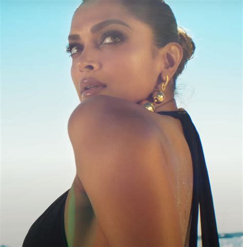 Deepika Padukone Hot Stills Ishq Jaisa Kuch Song From Fighter Just For Movie Freaks