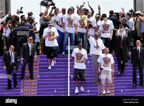 The Los Angeles Lakers celebrate their NBA Championship with a parade ...