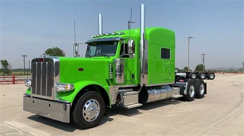 Hollywood Edition Monster Energy Green 2022 Peterbilt 389 W78