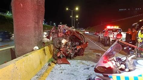 MX Accidente en Zapopan deja a dos jóvenes fallecidos al impactar en