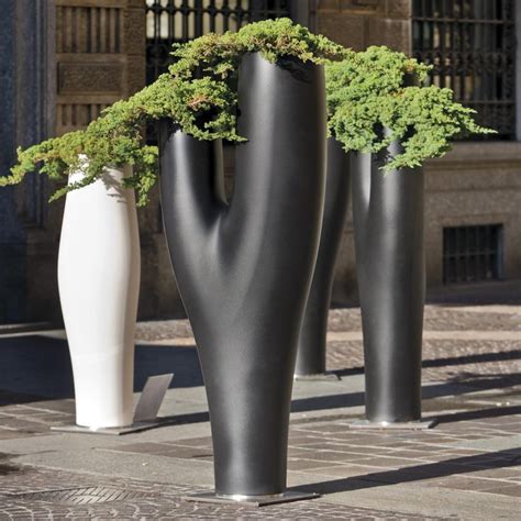 Vaso Missed Tree Di Jean Marie Massaud Per Serralunga Vase Outdoor