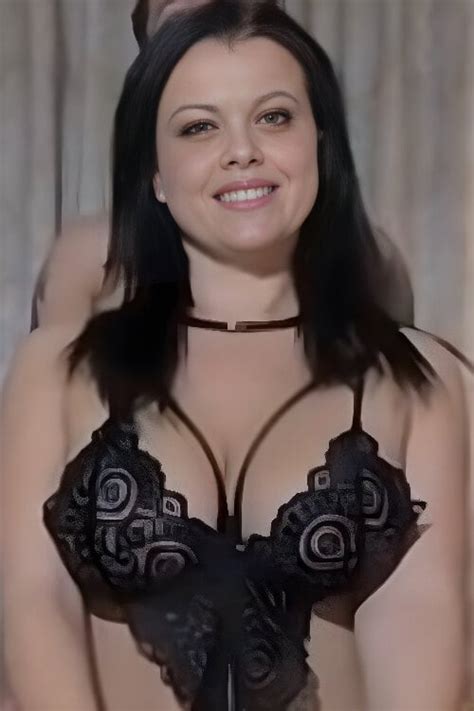 Nadia White VR Porn Videos VRPorn