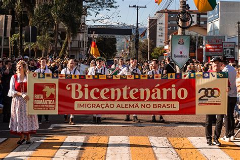 Grande Desfile Do Bicenten Rio Da Imigra O Alem Na Rota Rom Ntica