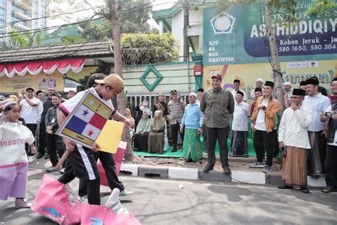 Kementerian Menpora Dito Apresiasi Karnaval Budaya Ponpes