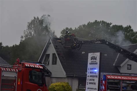 Lynnedslag antænder brand i hus