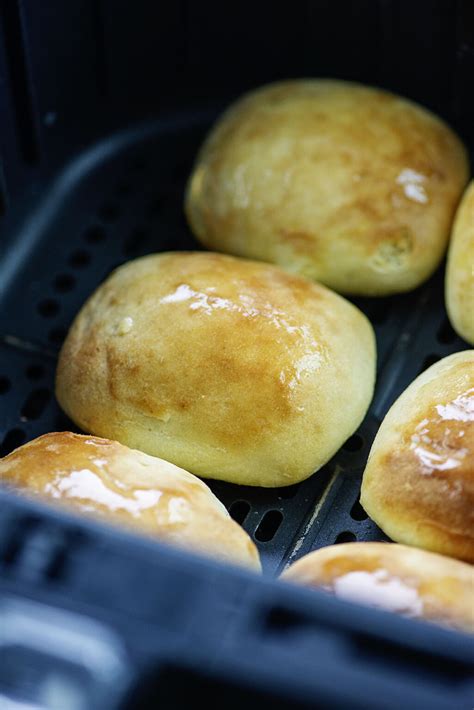 5 Minute Air Fryer Frozen Dinner Rolls | AirFried.com