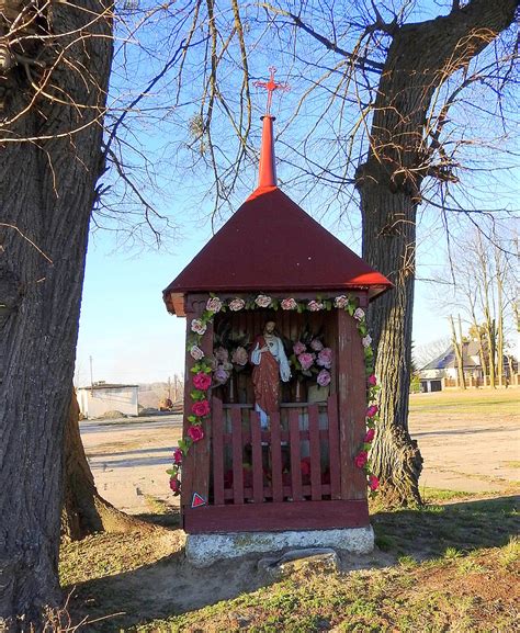 przydrożna kapliczka Roztocze Polskie Krajobrazy