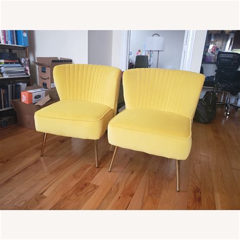 Wayfair Yellow Velvet Tufted Accent Chairs - AptDeco