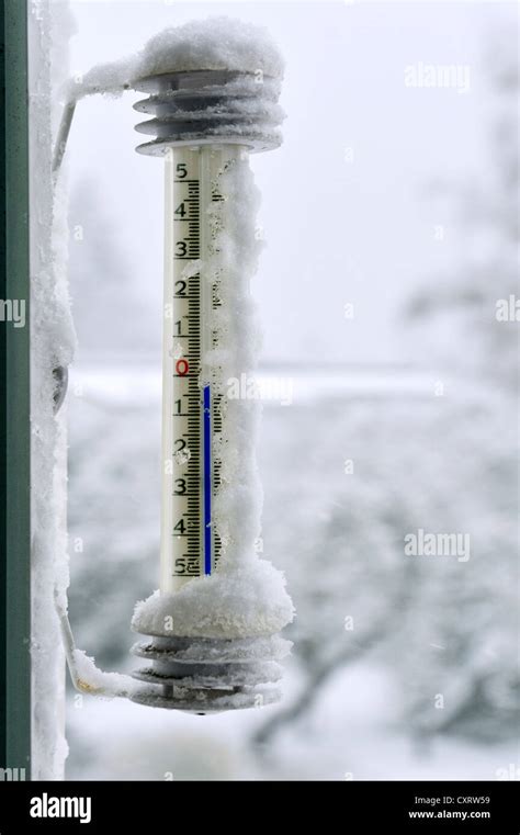 Freezing Daytime Temperatures Hi Res Stock Photography And Images Alamy