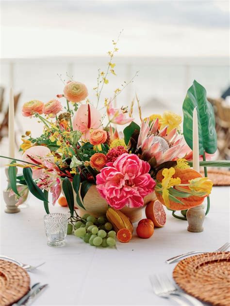 28 Small Centerpieces For Every Wedding Style Budget