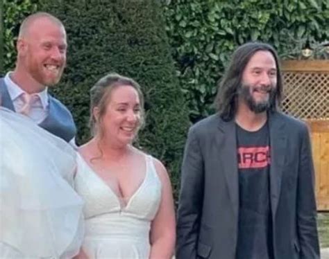 Pareja Se Lleva La Sorpresa De Su Vida Keanu Reeves Llegó A Su