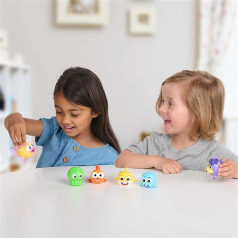 Baby Shark Big Show Figures 6-Pack – Party Zone