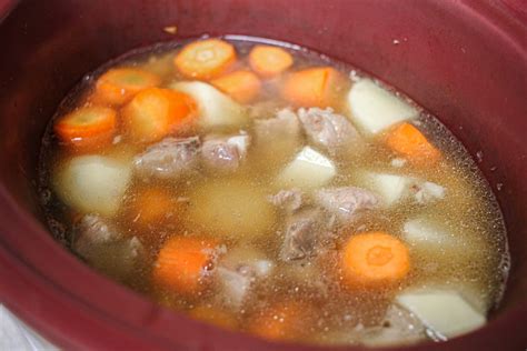 Crock Pot Pork Spare Rib Soup With Potatoes And Carrots Canh Sườn Khoai Tây Cà Rốt Bun Bo Bae