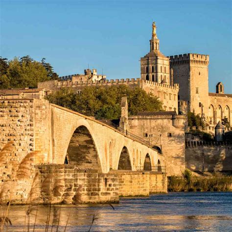 Trains to Avignon