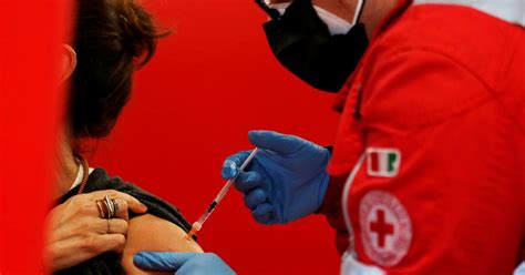 Vaccini Regioni In Crisi Ma Figliuolo Annuncia “un Mln Di Dosi Pfizer