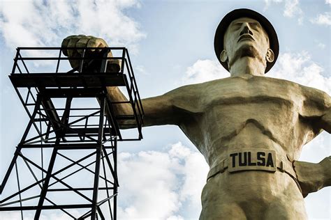 Giant Oil Man Tulsa Golden Driller Photograph By Gregory Ballos