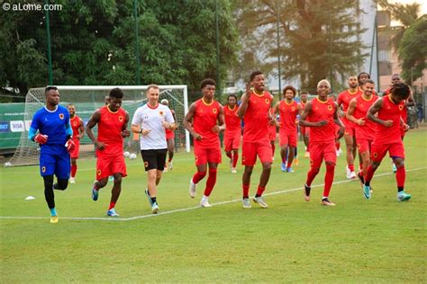 Can De Finale S Ance D Entra Nement De L Quipe De L Angola