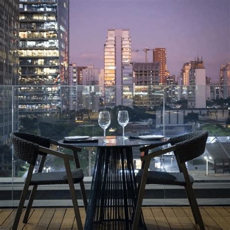 Rooftop em SP opções para apreciar a vista e tomar um drink Visite